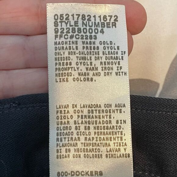 Dockers Classic Fit Signature Khaki Pants Navy Blue Polyester No Wrinkles 36 x 3 - Picture 8 of 8